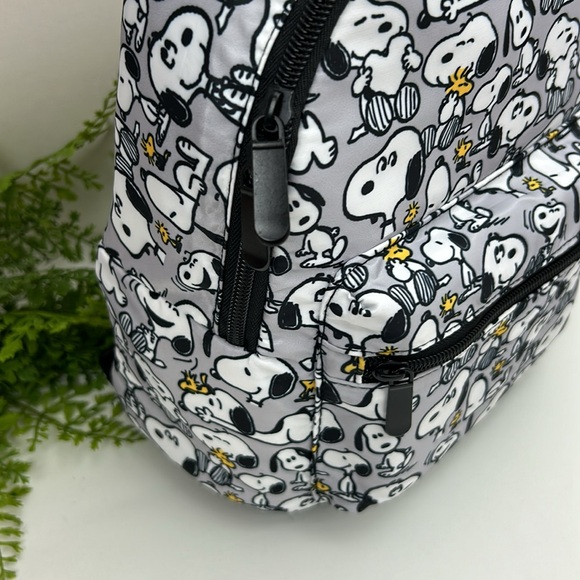 Snoopy Woodstock Mini Backpack NWT! Lightweight, Grey and black nylon - Picture 4 of 16